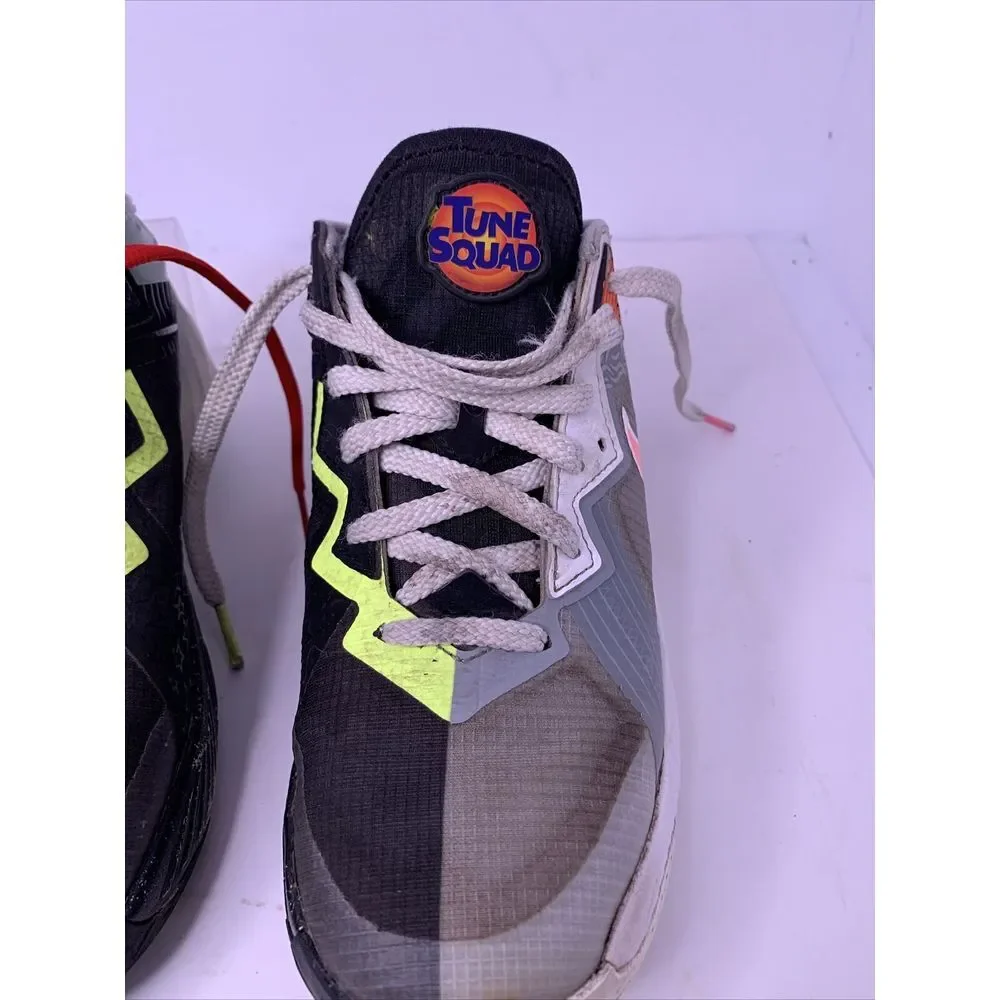 Nike Lebron 18 Low GS Bugs vs Marvin Kids  Size 6Y DJ3760-005‎